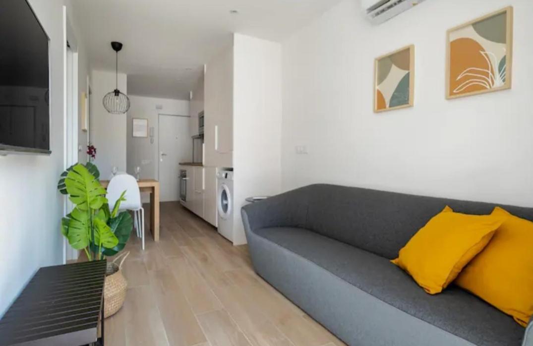 Apartment Close To The Beach Sant Adria de Besos Εξωτερικό φωτογραφία